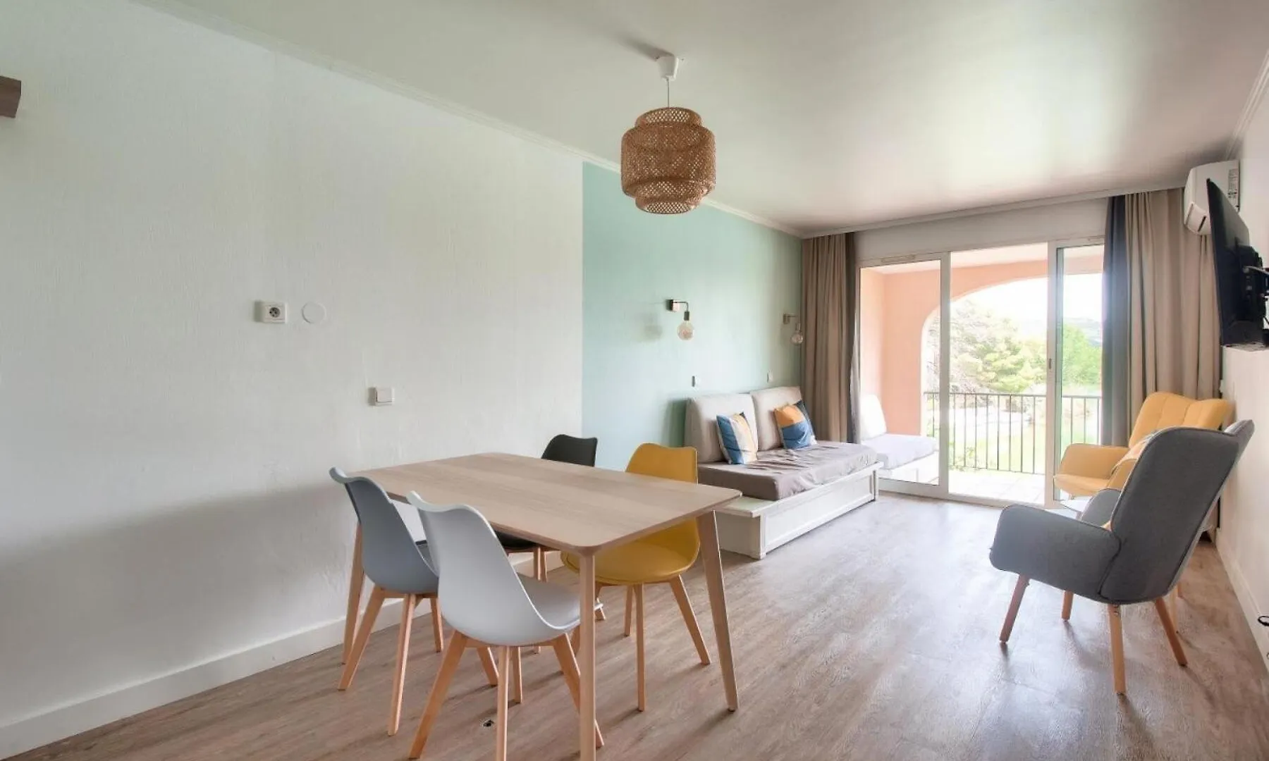 Village Pont Royal En Provence - Maeva Home - Appartement Cosy Et Climatise 2 Pieces 4 Personnes - Selection - Super Home Mae-2154 Mallemort 0*,  France
